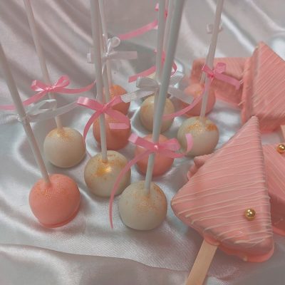 Cake Pops und Cakesicles rosa-weiß